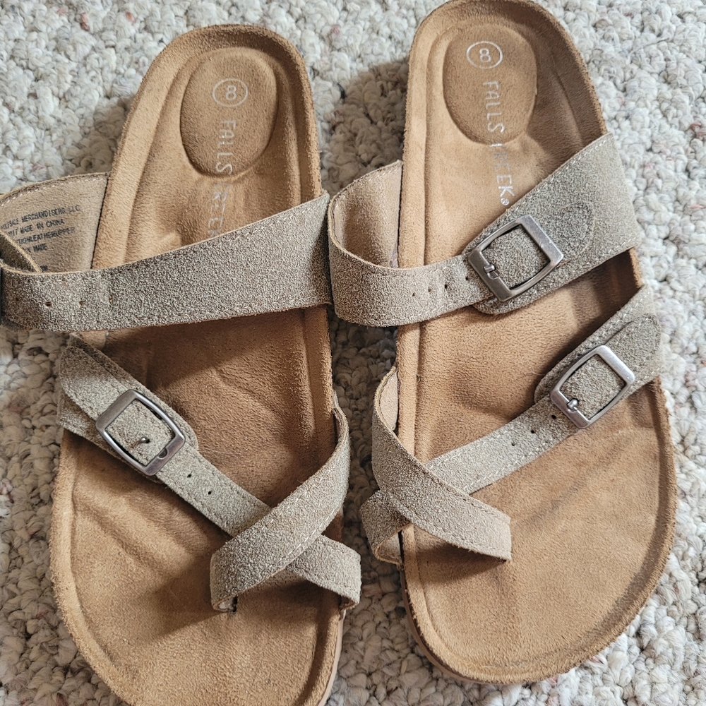 Falls Creek Size 8 Sandals